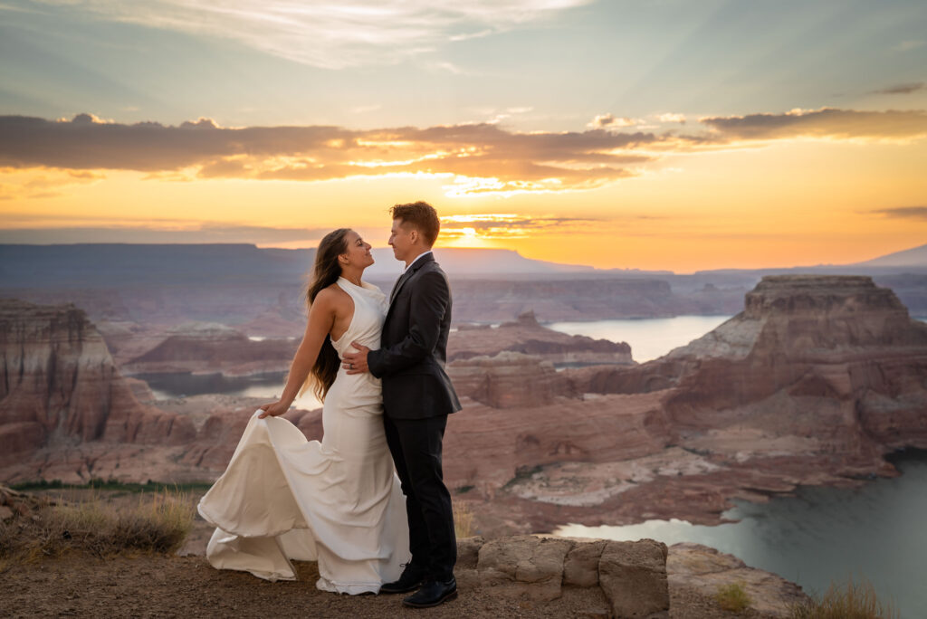 Romantic sunset elopement with sweeping views of Lake Powell.